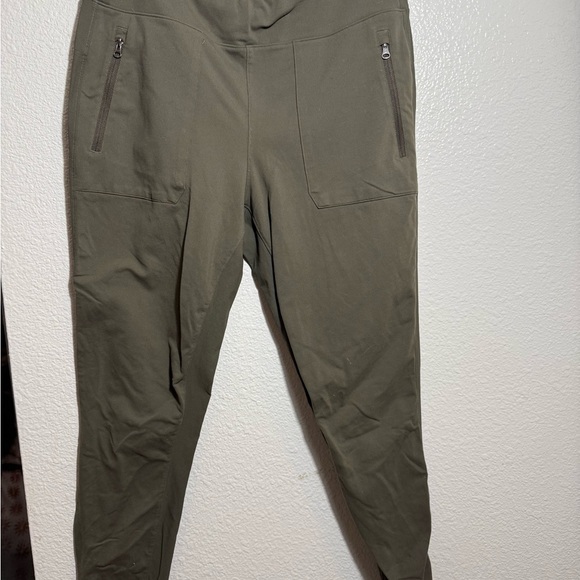 The North Face 🥰✨Women's Cropped Pants - Dark Green - Picture 2 of 6